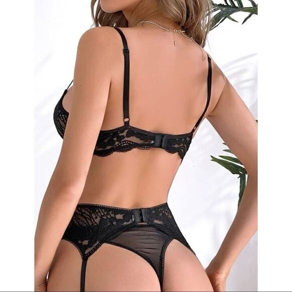 Sexy Floral Lace Lingerie Set - Picture 6 of 8